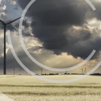 Wind turbine and arable field