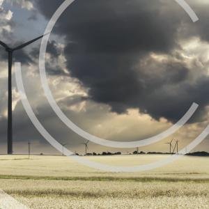 Wind turbine and arable field Wind turbine and arable field