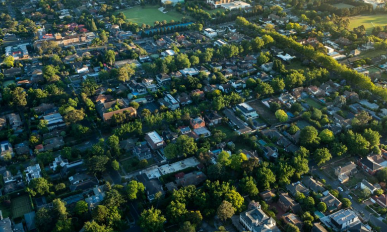 MELBOURNE, AUSTRALIA Suburbs at sunrise © iStock - TNC